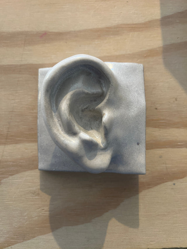 Square Ear (R) 01 - Jacob Laoru