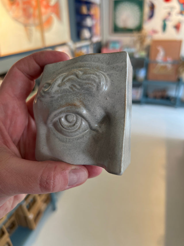 Square Eye (R) 04 - Jacob Laoru