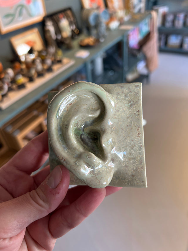 Square Ear (R) 04 - Jacob Laoru