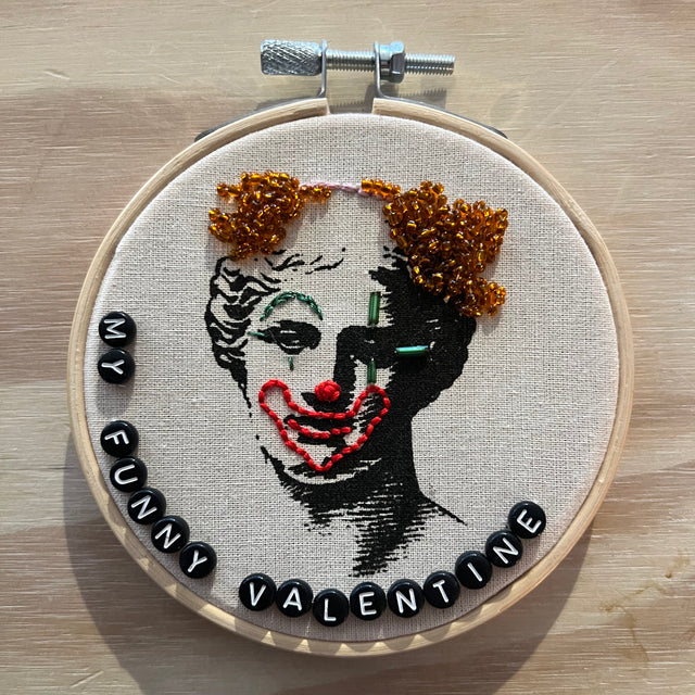 My funny valentine - vægbroderi - Mads Dinesen Studio