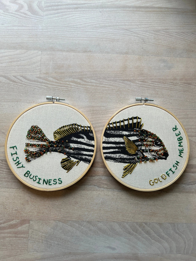 Goldfish member - vægbroderi - Mads Dinesen Studio