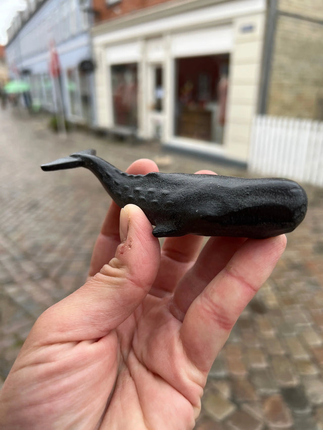 Kaskelot hval i støbejern - Hakuhodo Sumitani Saburo