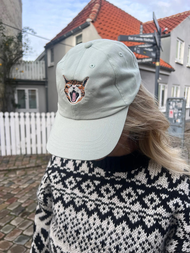 Kasket med broderet kat - Rustfelt