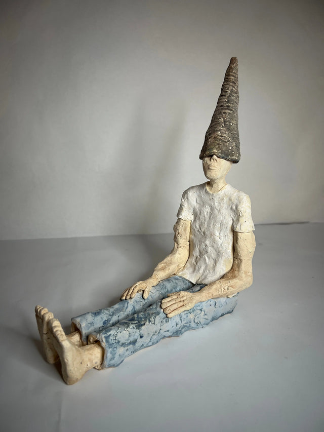 Keramikskulptur - Mand med spids hat 02 - Ponyklubben