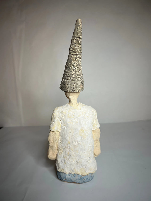 Keramikskulptur - Mand med spids hat 02 - Ponyklubben