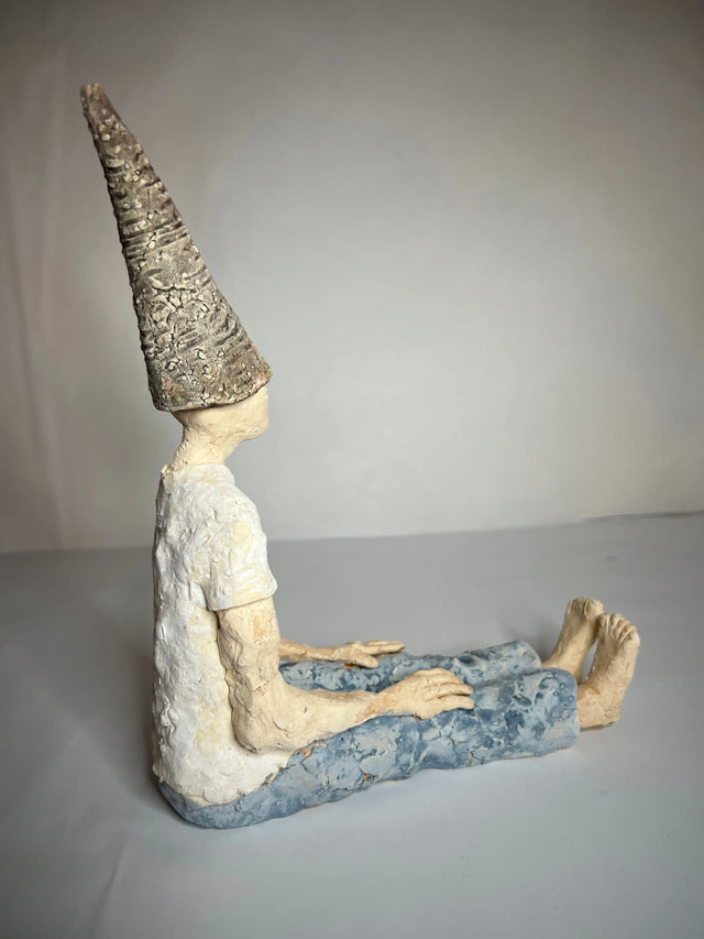 Keramikskulptur - Mand med spids hat 02 - Ponyklubben
