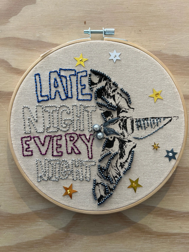 Late night every night - vægbroderi - Mads Dinesen Studio