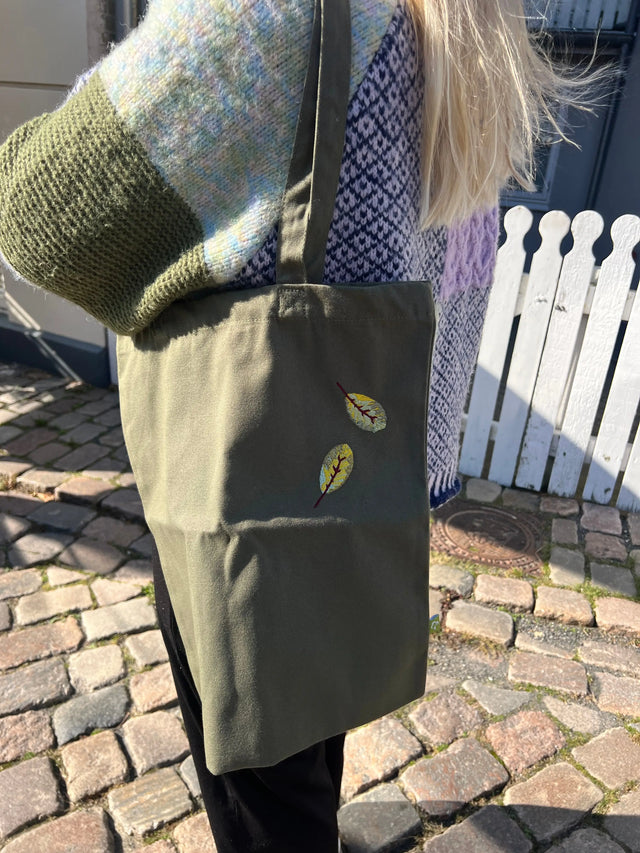 Mulepose / net med broderede blade - Rustfelt