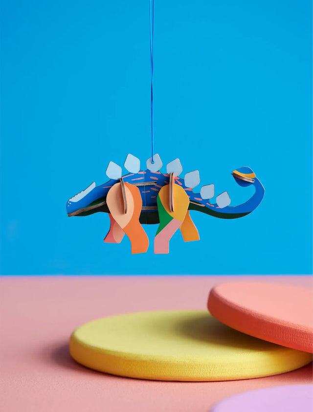 Ornament - stegosaurus (genbrugspap) - Studio Roof