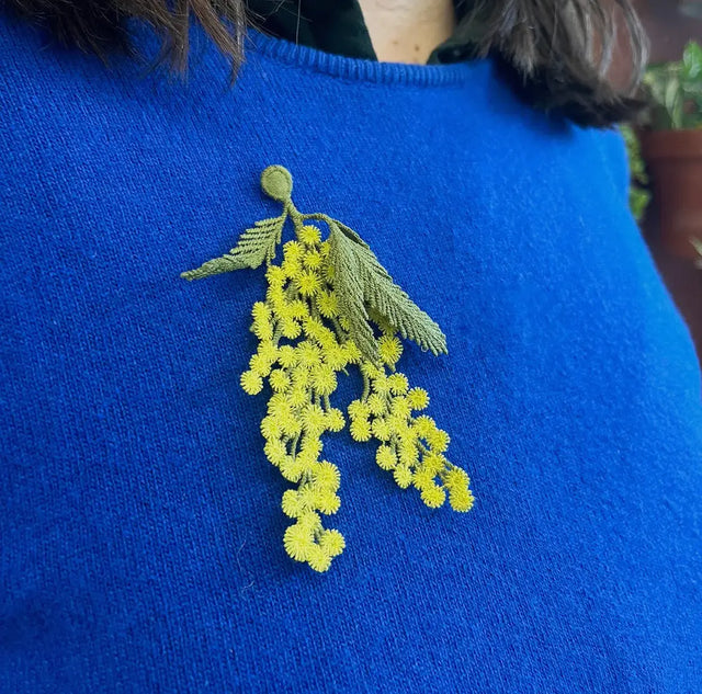 Broche - mimosa blomst