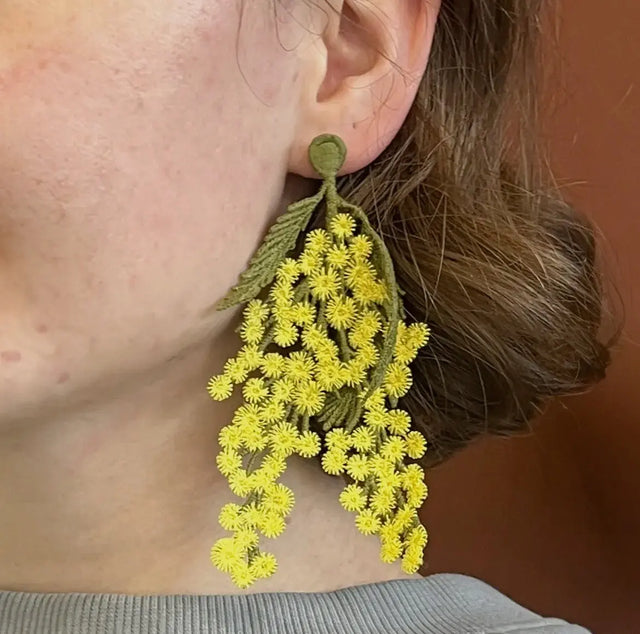 Broche - mimosa blomst