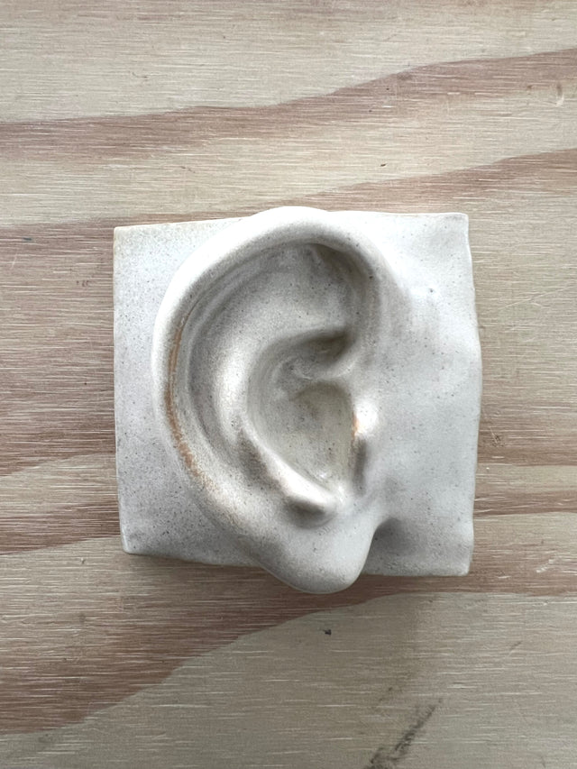 Square Ear (R) 03 - Jacob Laoru