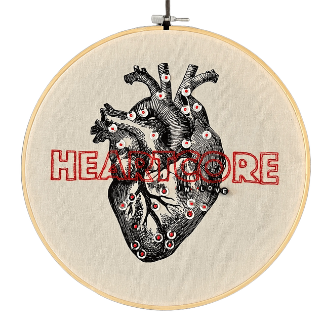 Heartcore in love - vægbroderi - Mads Dinesen Studio