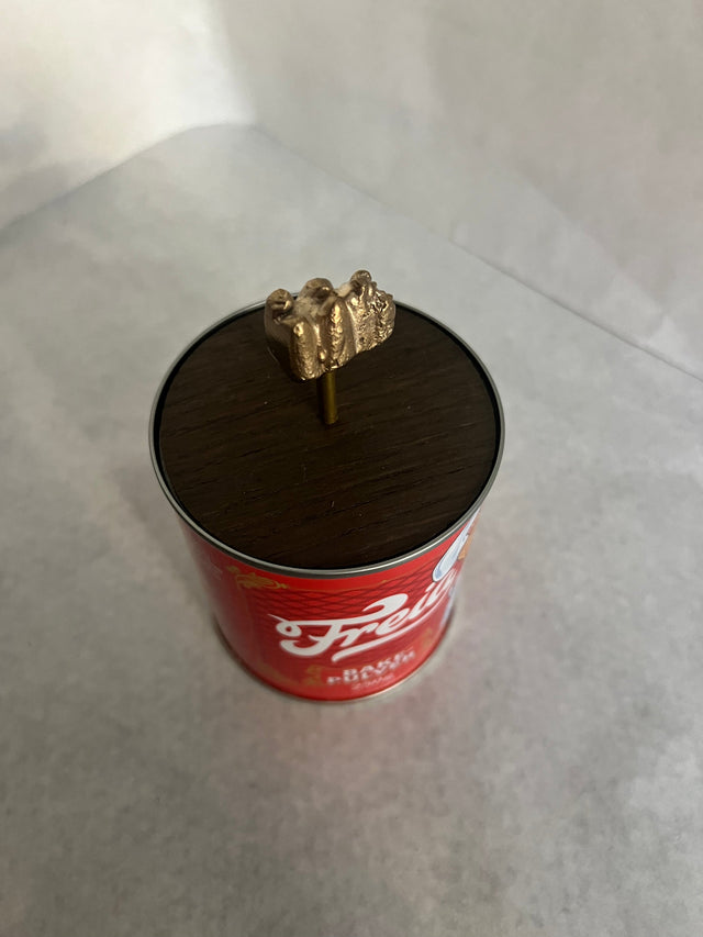 Pyntedåse i upcycled metal (rød Freja) - håndlavet af Harritsø
