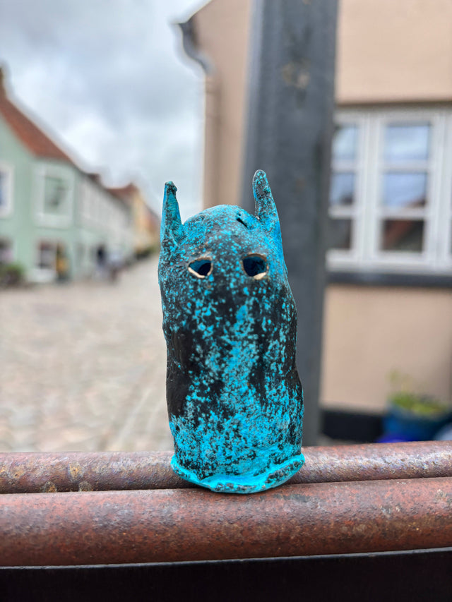 Booh 04 set forfra med to runde oejenhuller og spidse horn mod Ebeltoft bymidte