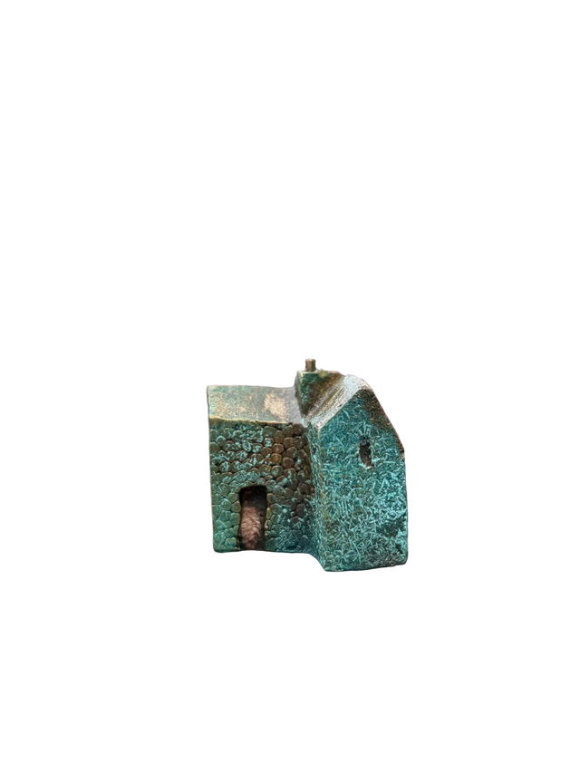 Hus #16 - lille bronze skulptur med bulet og krystallinsk overflade - blågrøn patina - håndlavet af Harritsø