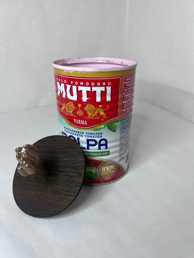 Pyntedåse i upcycled metal (Mutti Polpa) - håndlavet af Harritsø