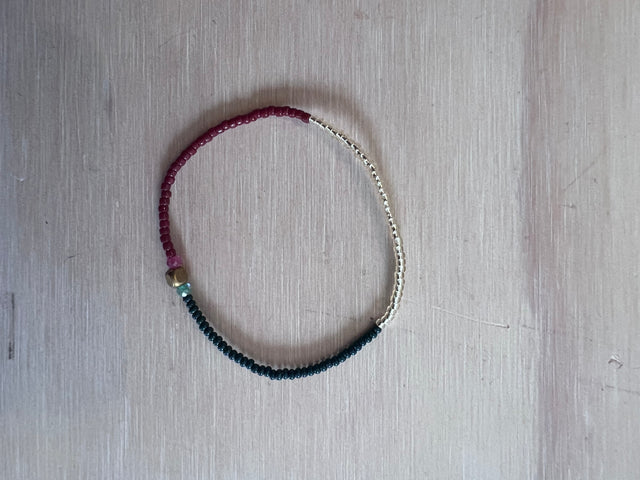 Armbånd Suma Multi i rød fra Annavii - rød og sort med guld perler og sten