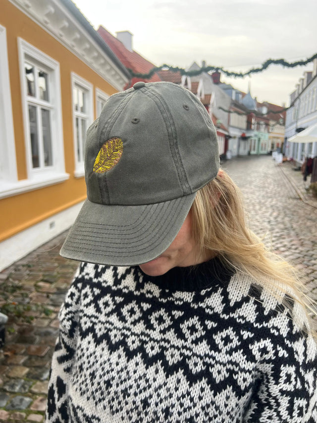 Kasket med broderet blad - grøn