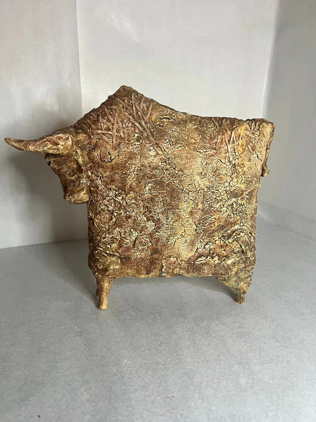 Keramikskulptur bison/tyr 01 - Ponyklubben