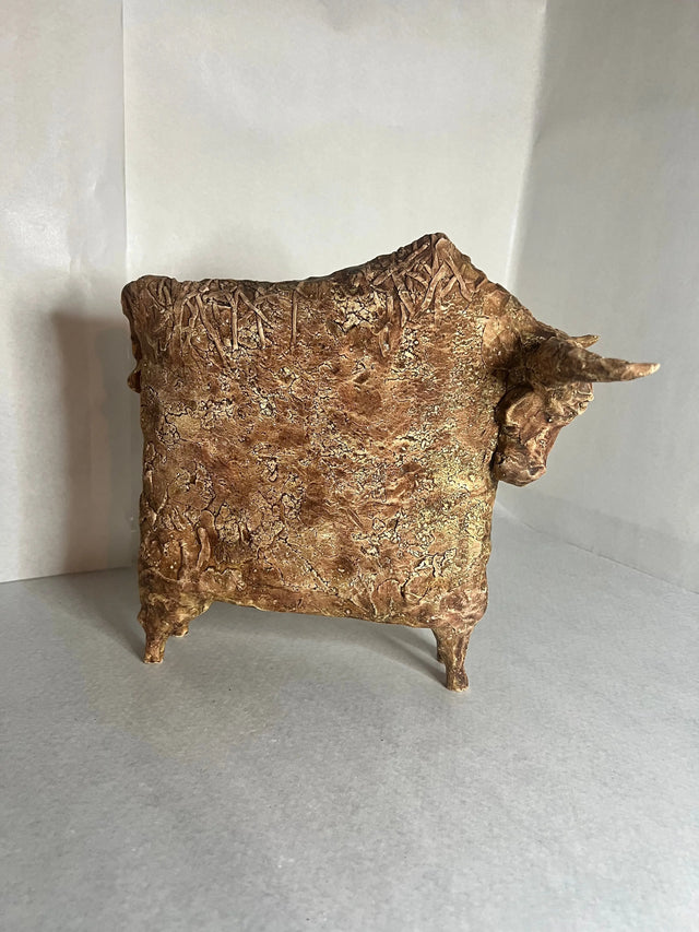 Keramikskulptur bison/tyr 01 - Ponyklubben