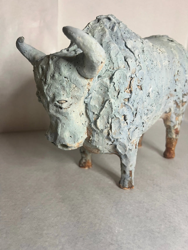 Keramikskulptur bison/tyr 02 - Ponyklubben