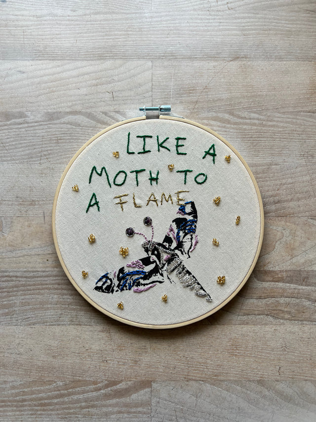Like a moth to a flame - vægbroderi - Mads Dinesen Studio