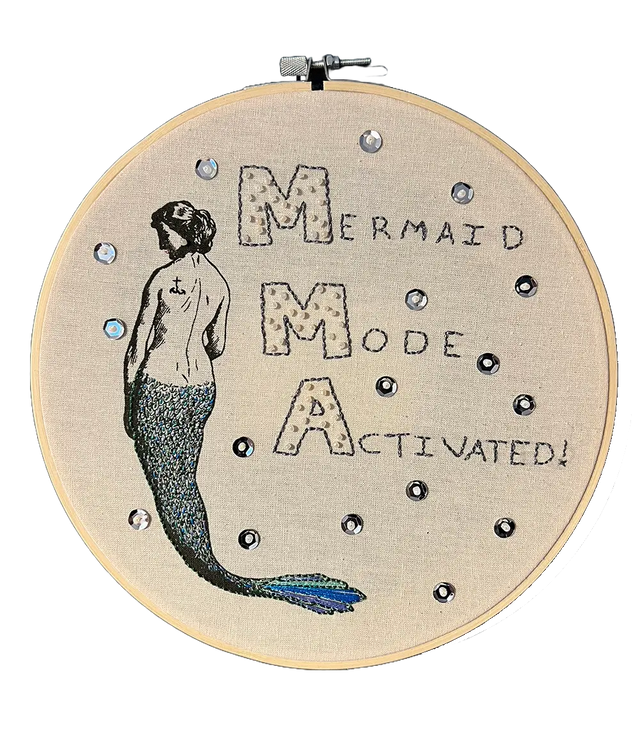 Mermaid mode activated - vægbroderi - Mads Dinesen Studio