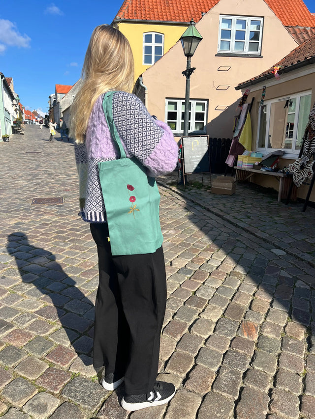 Mulepose / net med broderet valmue - Rustfelt